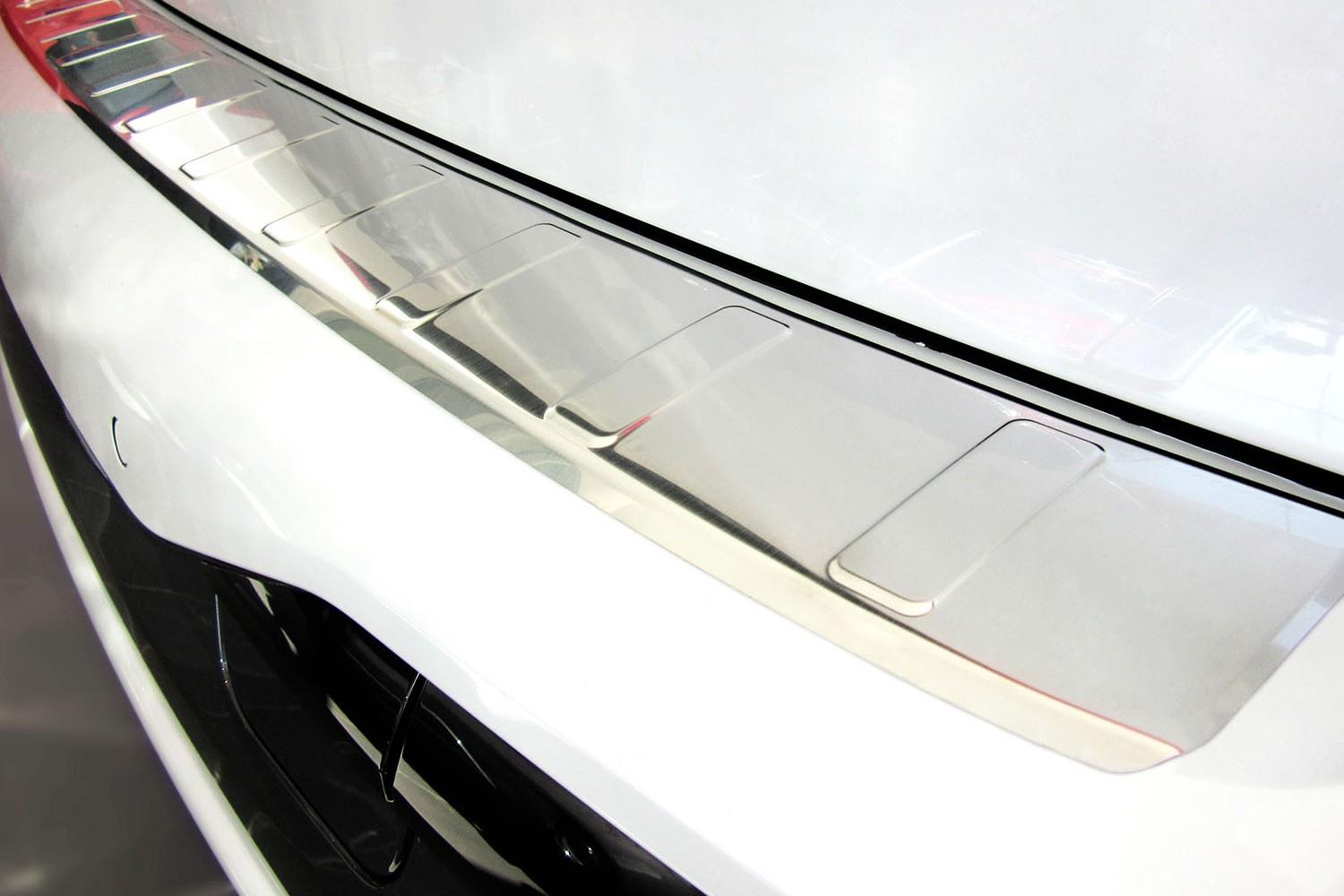 Rear bumper protector suitable for BMW X7 (G07) 2019-present stainless steel brushed