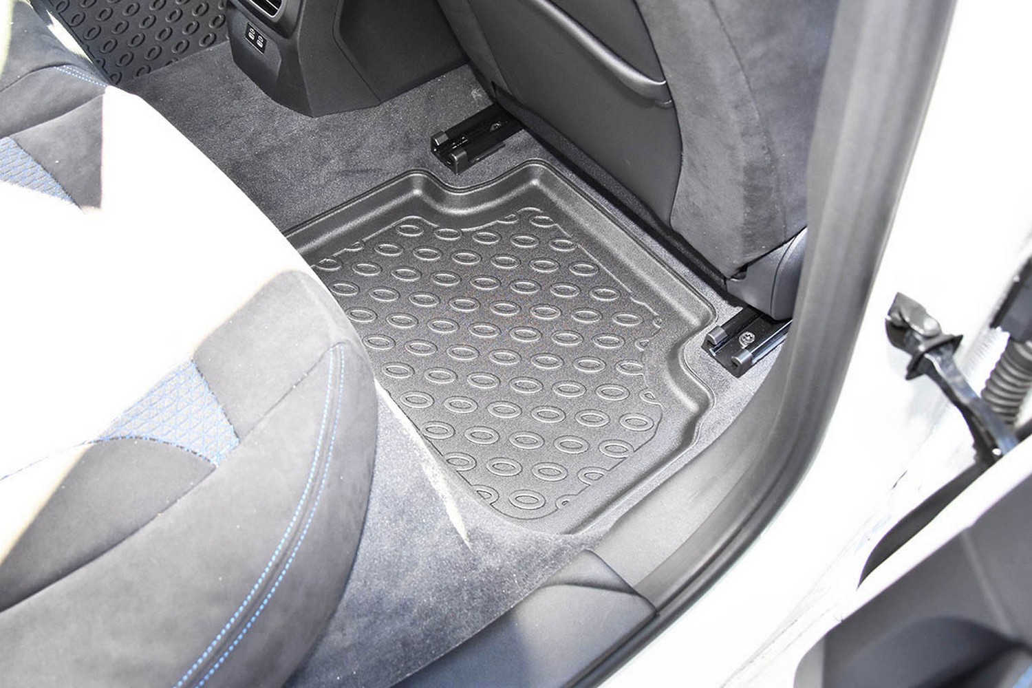 Car mats suitable for BMW 1 Series (F40) 2019-2024 5-door hatchback Cool Liner PE/TPE rubber (BMW21SFM-C) (5) Car mats suitable for BMW 1 Series (F40) 2019-2024 5-door hatchback Cool Liner PE/TPE rubber (BMW21SFM-C) (5)