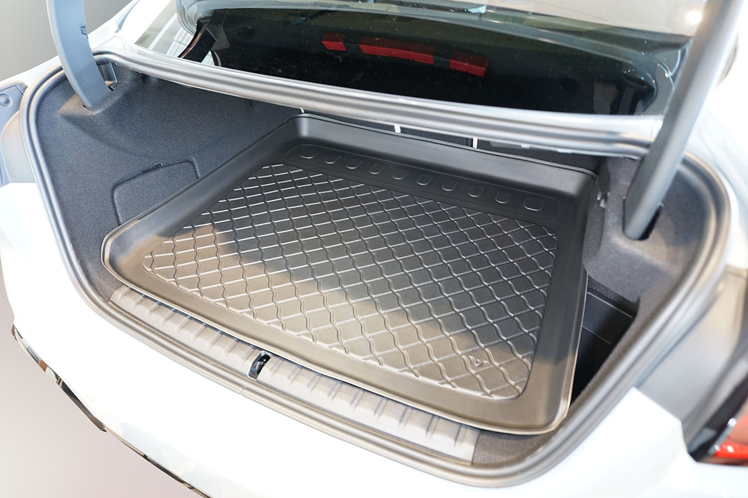 Boot mat suitable for BMW 2 Series Gran Coup&eacute; (F74) 2025-present Guardliner anti slip PE/TPE rubber (BMW22CTM-G) (2)