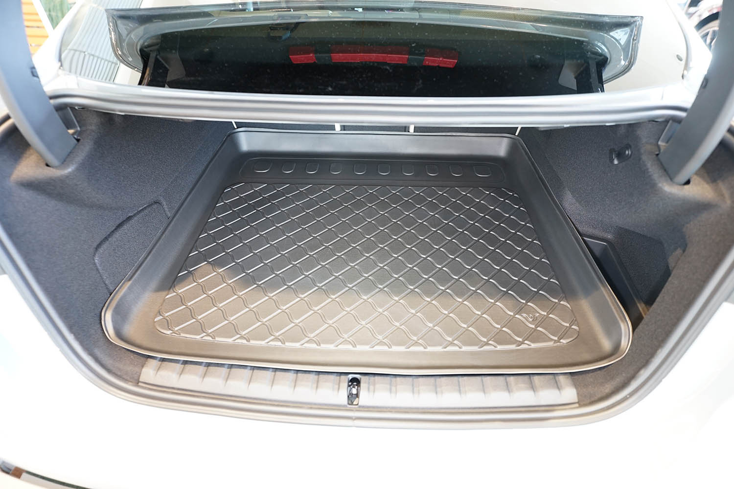 Boot mat suitable for BMW 2 Series Gran Coup&eacute; (F74) 2025-present Guardliner anti slip PE/TPE rubber (BMW22CTM-G) (3)