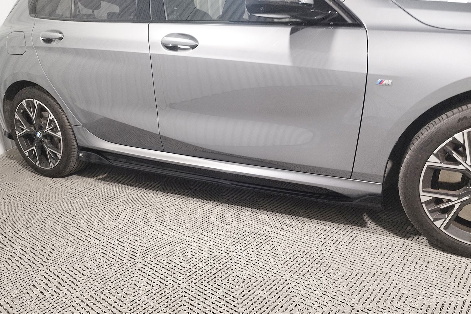 Side skirts suitable for BMW 1 Series (F70) 2024-present 5-door hatchback - painted (3)