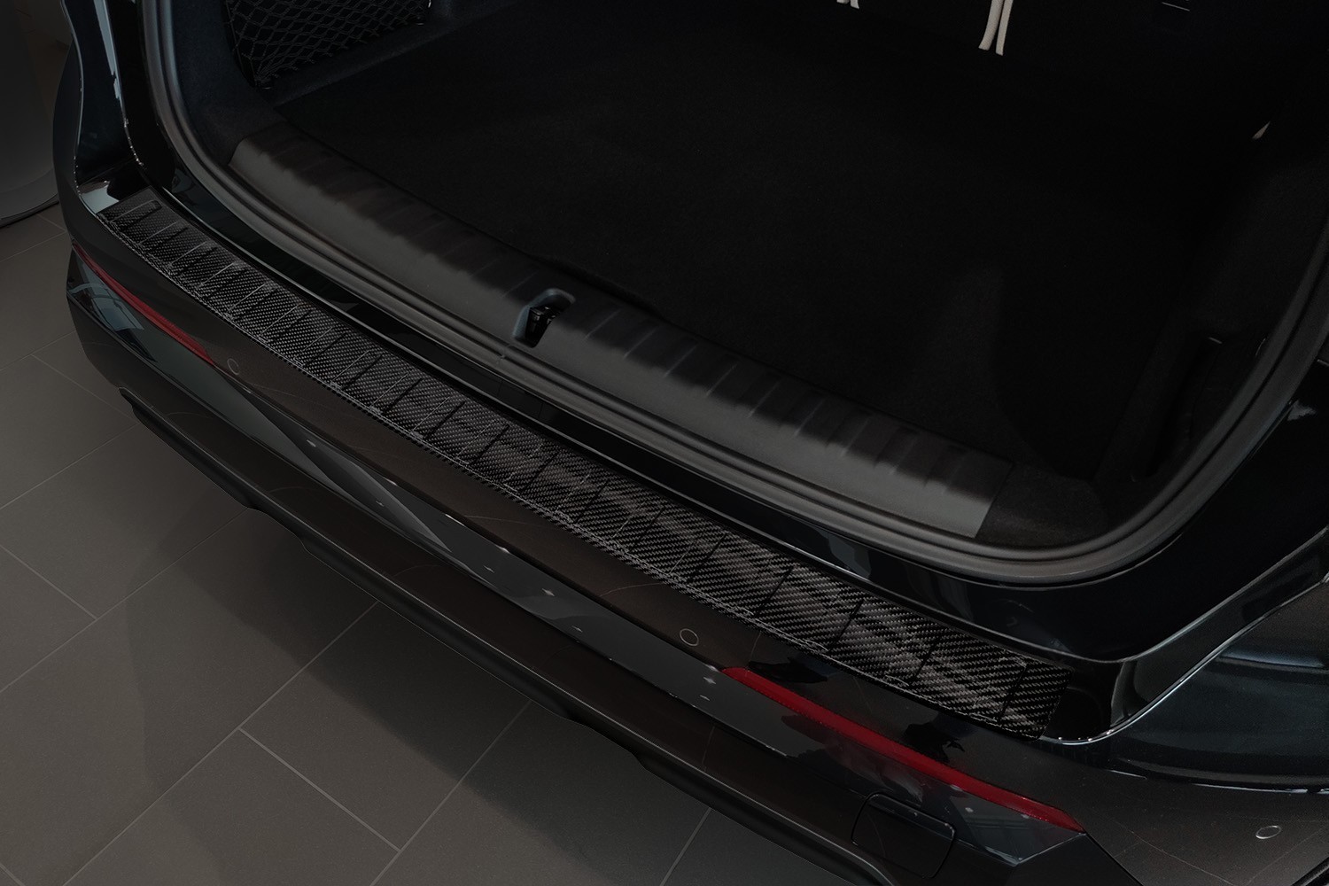 Protection de seuil de coffre BMW X1 (U11) carbone