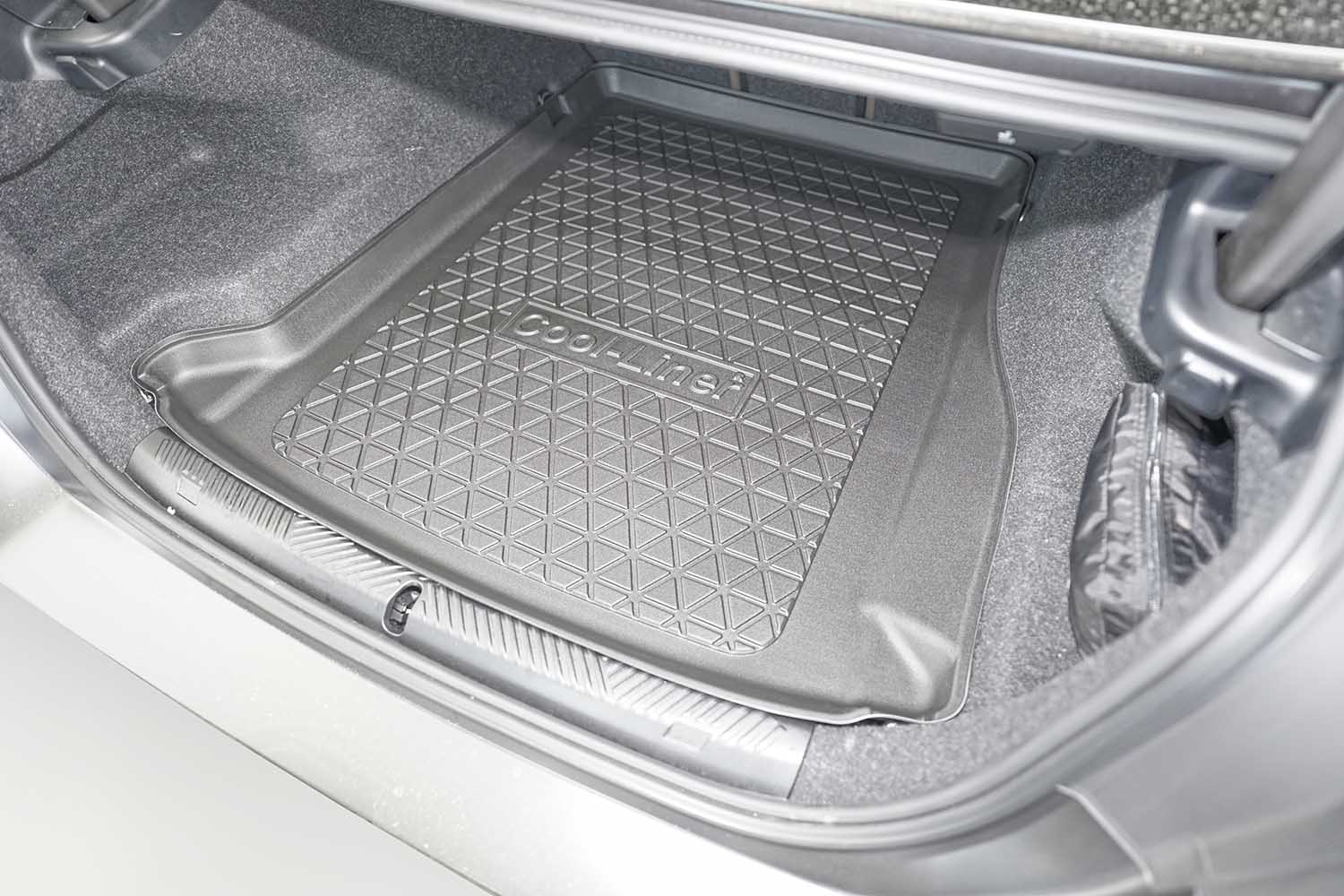 Boot mat suitable for BMW i5 (G60) 2023-present 4-door saloon Cool Liner anti slip PE/TPE rubber (BMW2I5TM-C) (5) Boot mat suitable for BMW i5 (G60) 2023-present 4-door saloon Cool Liner anti slip PE/TPE rubber (BMW2I5TM-C) (5)