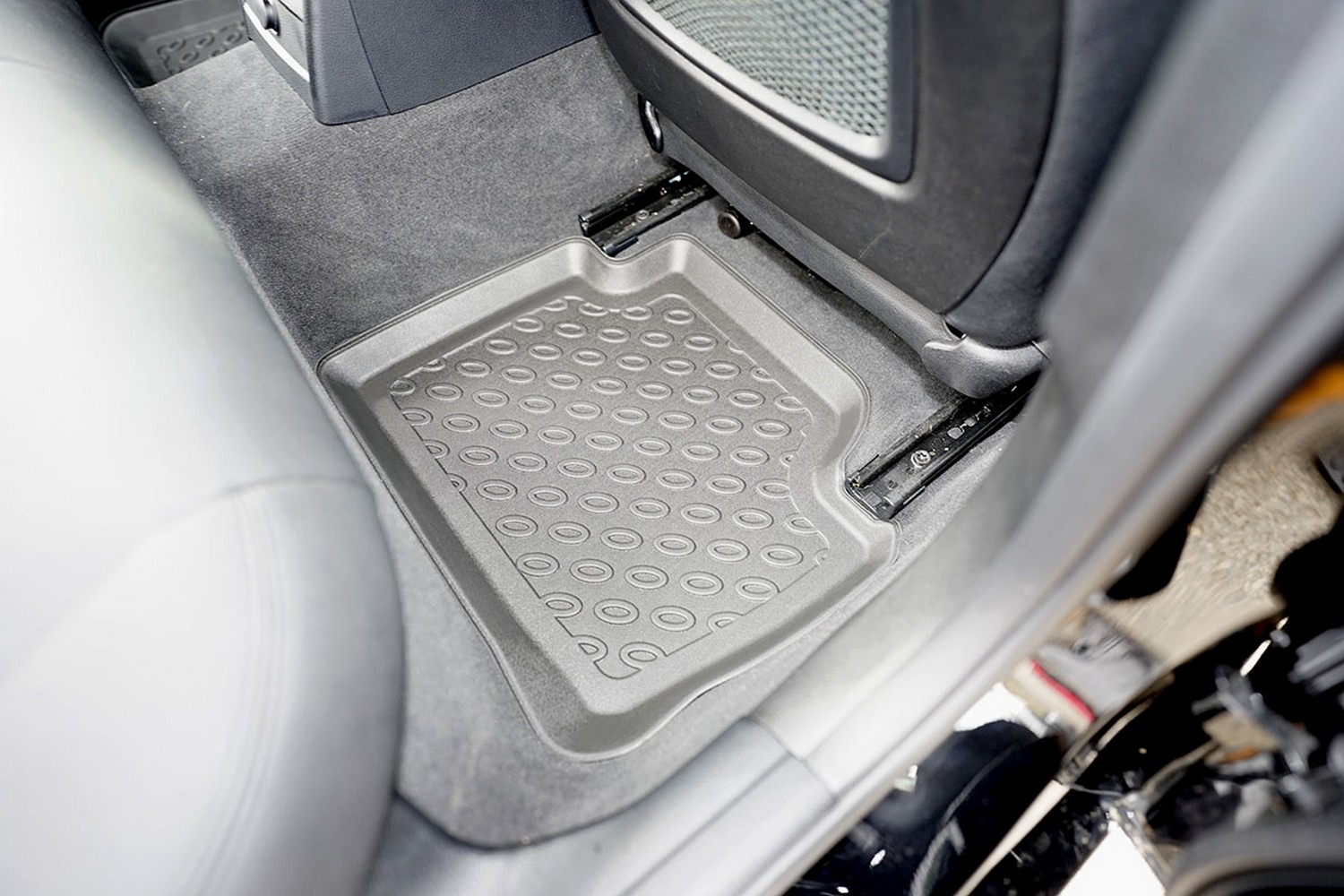 Car mats suitable for BMW 3 Series (F30) 2012-2019 4-door saloon Cool Liner PE/TPE rubber (BMW33SFM-C) (5) Car mats suitable for BMW 3 Series (F30) 2012-2019 4-door saloon Cool Liner PE/TPE rubber (BMW33SFM-C) (5)