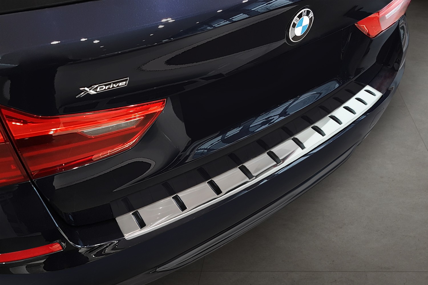 Protection de seuil de coffre convient à BMW Série 5 Touring (G31) 2017-2020 break acier inox brossé - Strong