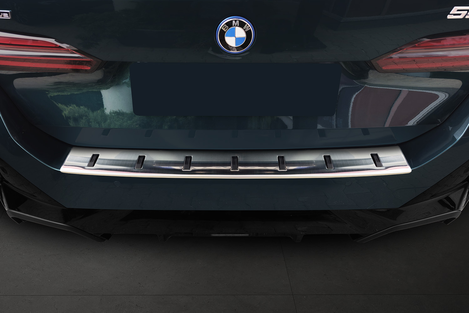 Rear bumper protector suitable for BMW 5 Series Touring (G61) 2024-present wagon stainless steel brushed (4)