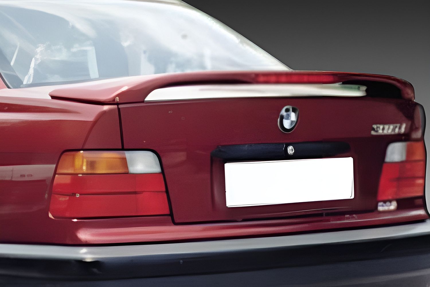 Boot spoiler suitable for BMW 3 Series (E36) 1991-1999 4-door saloon Boot spoiler suitable for BMW 3 Series (E36) 1991-1999 4-door saloon