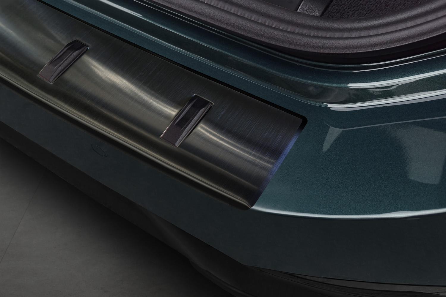 Rear bumper protector suitable for BMW 5 Series Touring (G61) 2024-present wagon stainless steel brushed anthracite - Strong