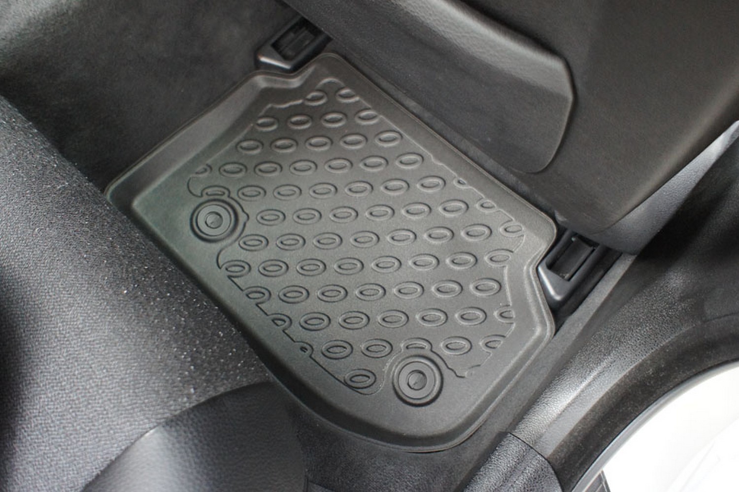 Car mats suitable for BMW 5 Series (F10) 2010-2013 4-door saloon Cool Liner PE/TPE rubber (BMW75SFM-C) (5) Car mats suitable for BMW 5 Series (F10) 2010-2013 4-door saloon Cool Liner PE/TPE rubber (BMW75SFM-C) (5)