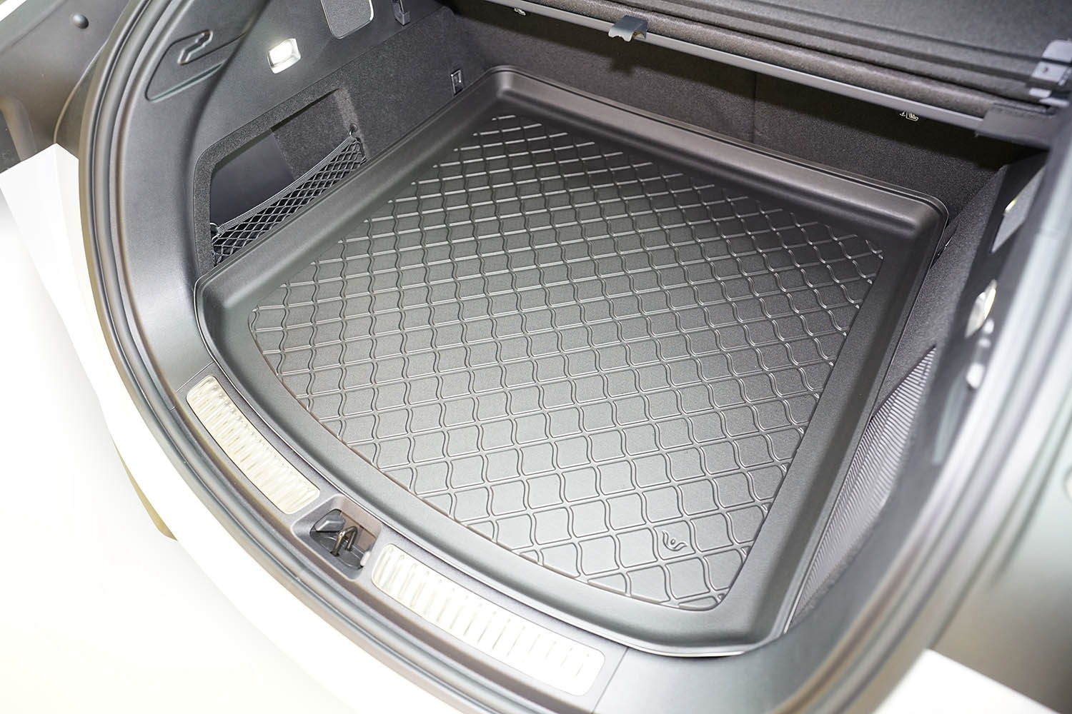 Boot mat suitable for BYD Sealion 7 2024-present Guardliner anti slip PE/TPE rubber (BYD1S7TM-G) (5) Boot mat suitable for BYD Sealion 7 2024-present Guardliner anti slip PE/TPE rubber (BYD1S7TM-G) (5)