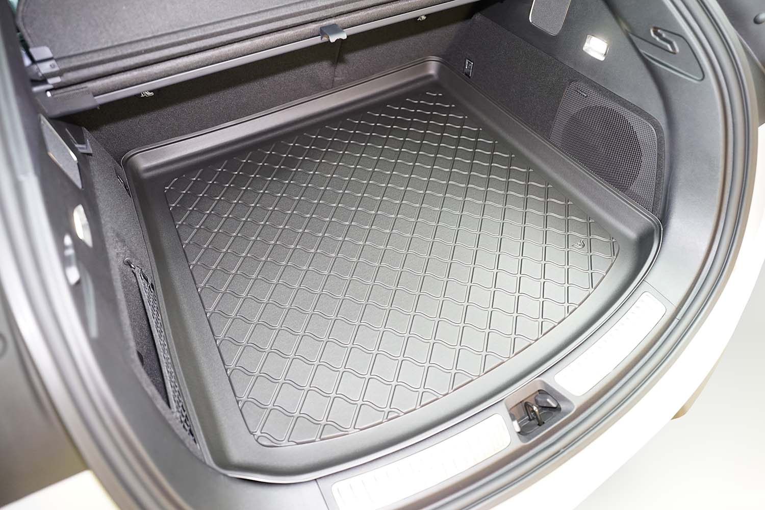 Boot mat suitable for BYD Sealion 7 2024-present Guardliner anti slip PE/TPE rubber (BYD1S7TM-G) (6) Boot mat suitable for BYD Sealion 7 2024-present Guardliner anti slip PE/TPE rubber (BYD1S7TM-G) (6)