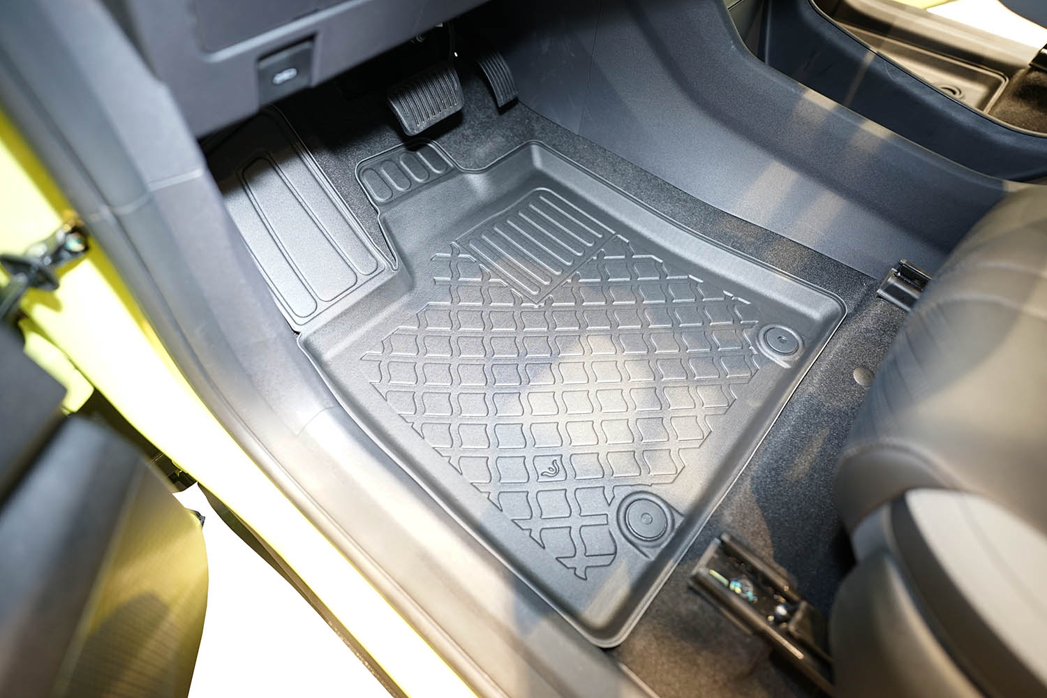 Car mats suitable for BYD Dolphin Surf 2025-present 5-door hatchback Guardliner PE/TPE rubber (BYD2DOFM-G) (2)