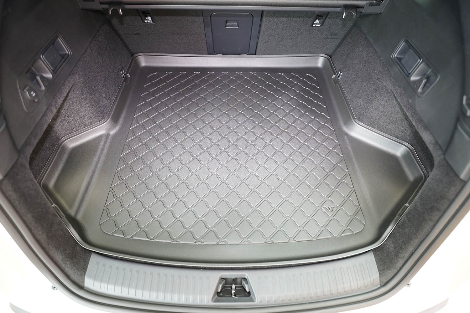 Boot mat suitable for BYD Seal 6 DM-i Touring 2025-present wagon Guardliner anti slip PE/TPE rubber (BYD2SETM-G) (3) Boot mat suitable for BYD Seal 6 DM-i Touring 2025-present wagon Guardliner anti slip PE/TPE rubber (BYD2SETM-G) (3)