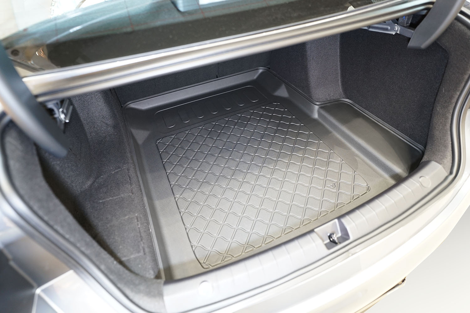 Boot mat suitable for BYD Seal 5 DM-i 2025-present 4-door saloon Guardliner anti slip PE/TPE rubber (BYD3SETM-G) (4)