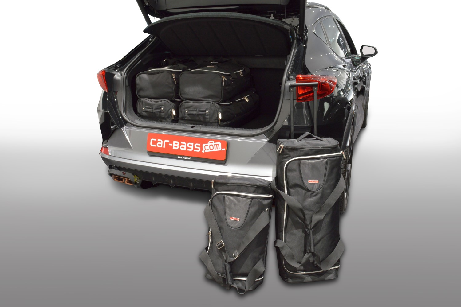 https://www.carparts-expert.com/images/stories/virtuemart/product/c30401s-cupra-formentor-2020-car-bags-1.jpg