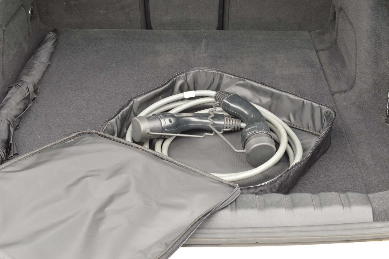 Charging cable bag (2) Charging cable bag (2)