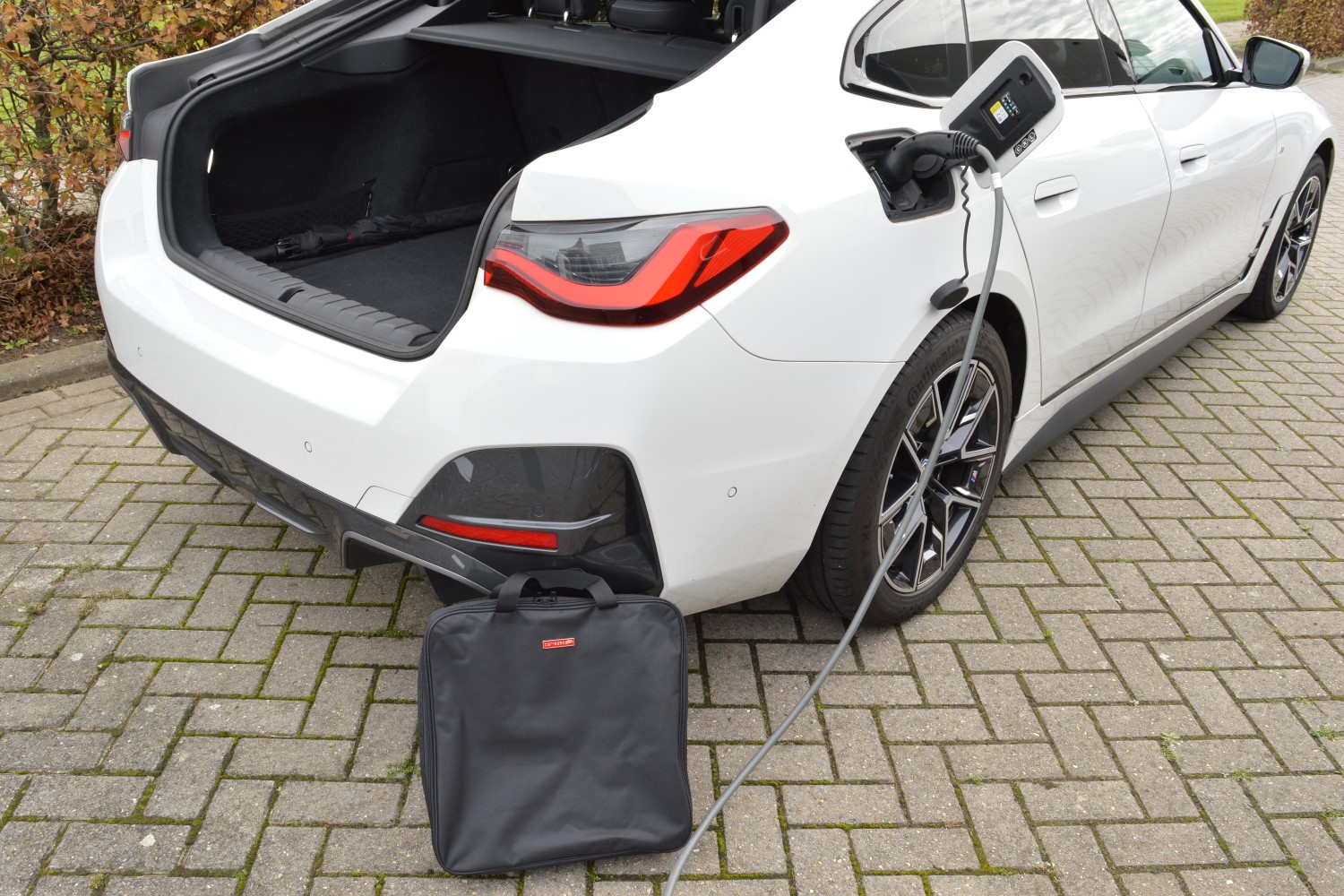 Charging cable bag (6) Charging cable bag (6)