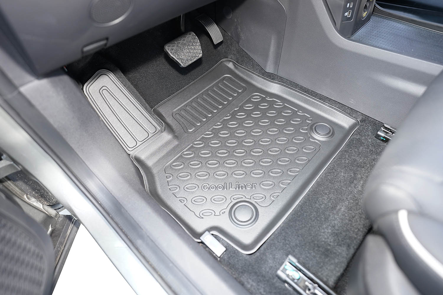 Car mats suitable for Chery Omoda 5 2024-present Cool Liner PE/TPE rubber (CHE1O5FM-C) (2)