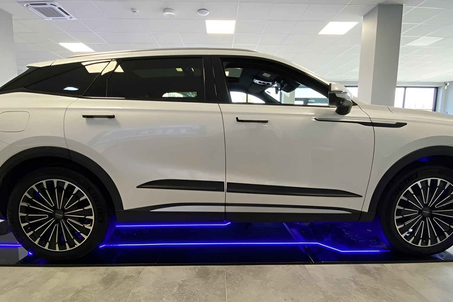 Door protectors suitable for Chery Omoda 9 2024-present set (2)