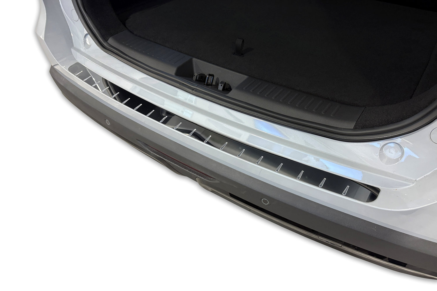 Rear bumper protector suitable for Chery Tiggo 7 2025-present stainless steel high gloss (2)