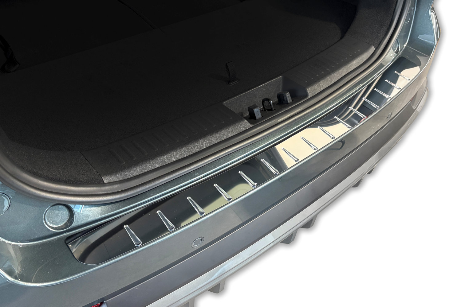 Rear bumper protector suitable for Chery Tiggo 8 2025-present stainless steel high gloss (2)