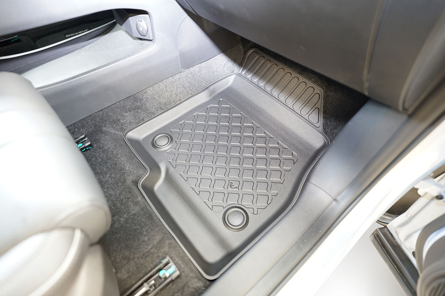 Car mats suitable for Chery Jaecoo 7 2023-present Guardliner PE/TPE rubber (CHE2J7FM-G) (3)