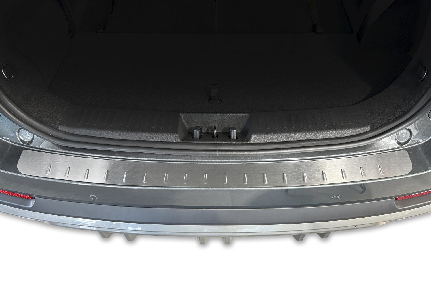 Rear bumper protector suitable for Chery Tiggo 8 2025-present stainless steel brushed (3)