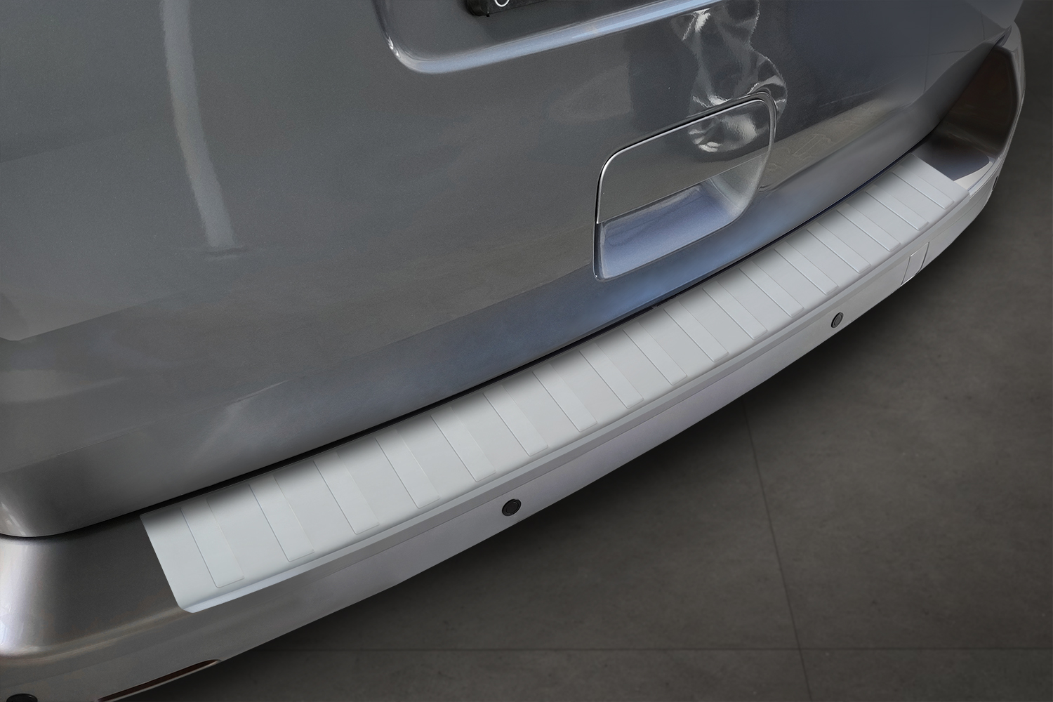 Rear bumper protector suitable for Citroën SpaceTourer 2016-present stainless steel light grey
