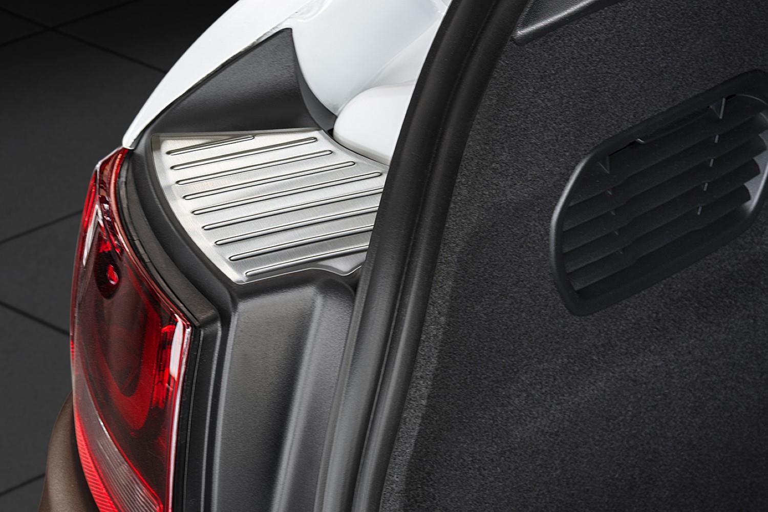 Boot sill protector suitable for Citroën C4 Cactus 2014-2020 5-door hatchback stainless steel brushed
