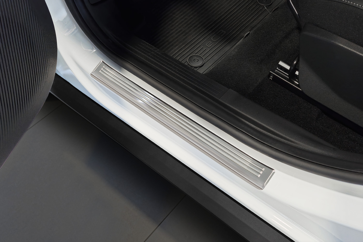 Einstiegsleisten passend f&uuml;r Citro&euml;n C3 IV 2024-heute 5-T&uuml;rer Schr&auml;gheck Edelstahl geb&uuml;rstet 4-teilig