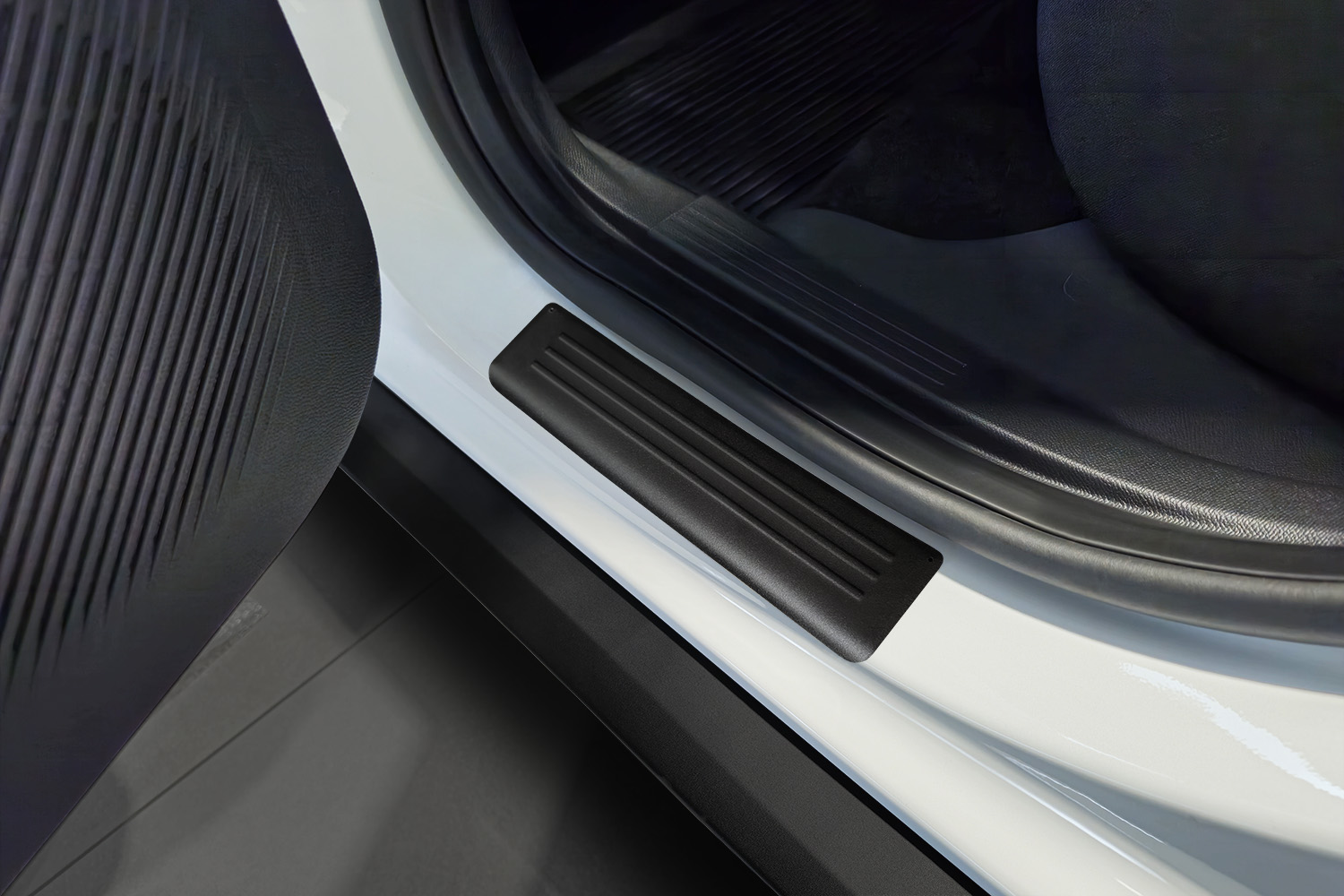 Door sill plates suitable for Citroën C3 IV 2024-present 5-door hatchback stainless steel matt black 4 pieces (4) Door sill plates suitable for Citroën C3 IV 2024-present 5-door hatchback stainless steel matt black 4 pieces (4)