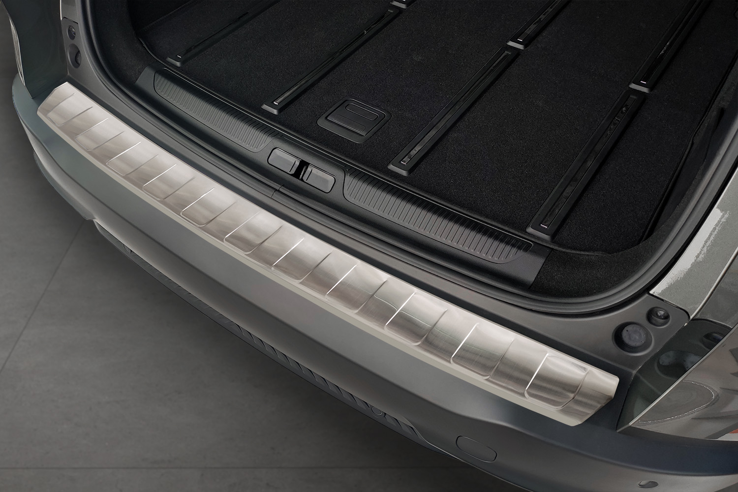 Rear bumper protector suitable for Citroën C5 X 2021-present 5-door hatchback stainless steel brushed