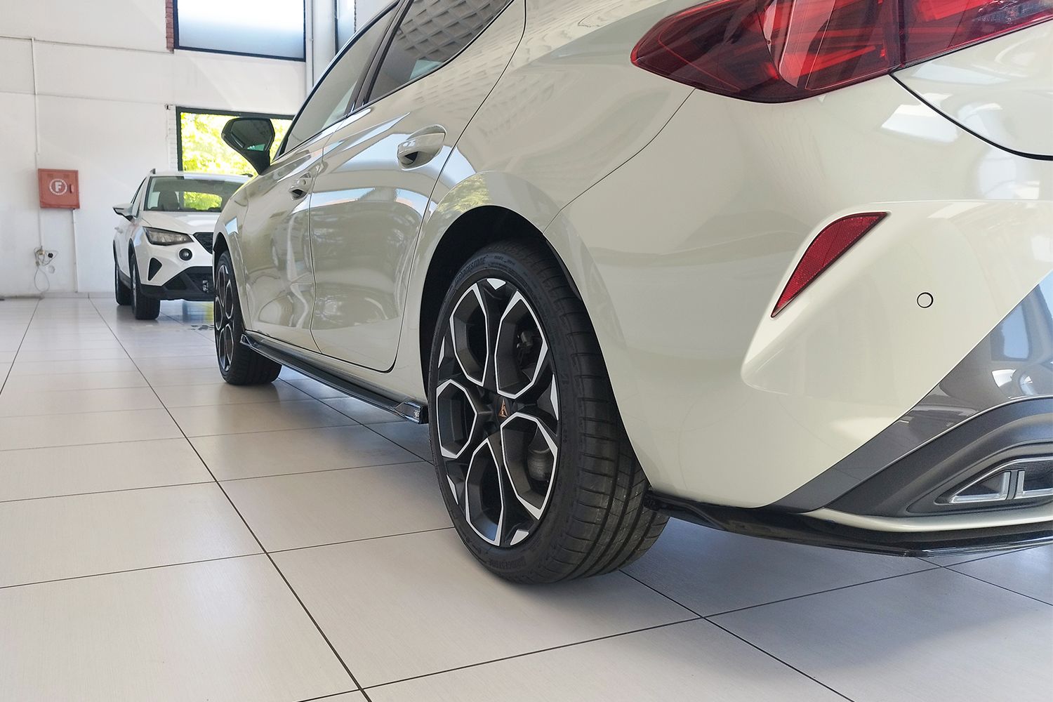 Side skirts suitable for Cupra Leon (KU) 2020-present 5-door hatchback - painted (2) Side skirts suitable for Cupra Leon (KU) 2020-present 5-door hatchback - painted (2)