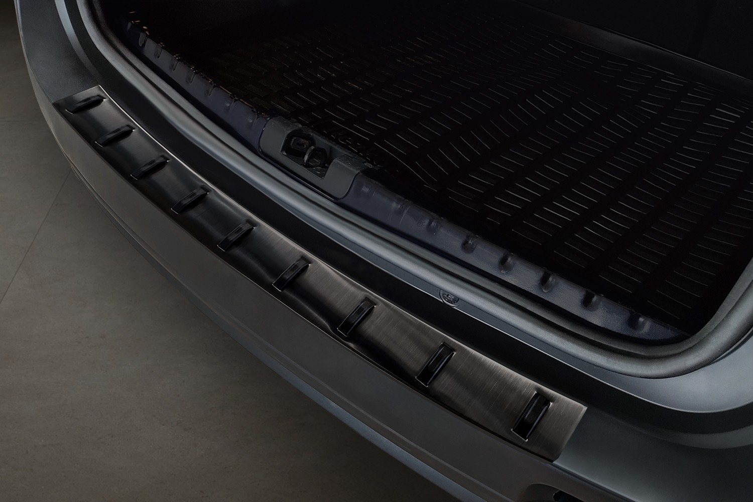 Rear bumper protector Dacia Duster 2010-2017 stainless steel anthracite - Strong (4)