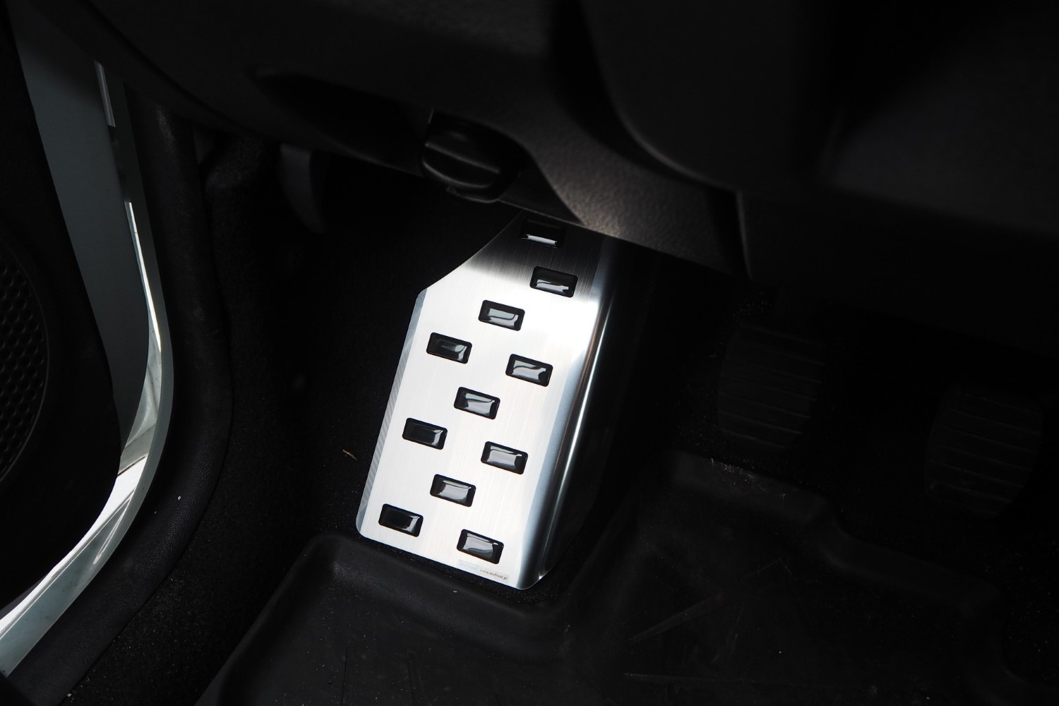 Fußstützenabdeckung passend für Dacia Dokker 2012-2021 Edelstahl gebürstet