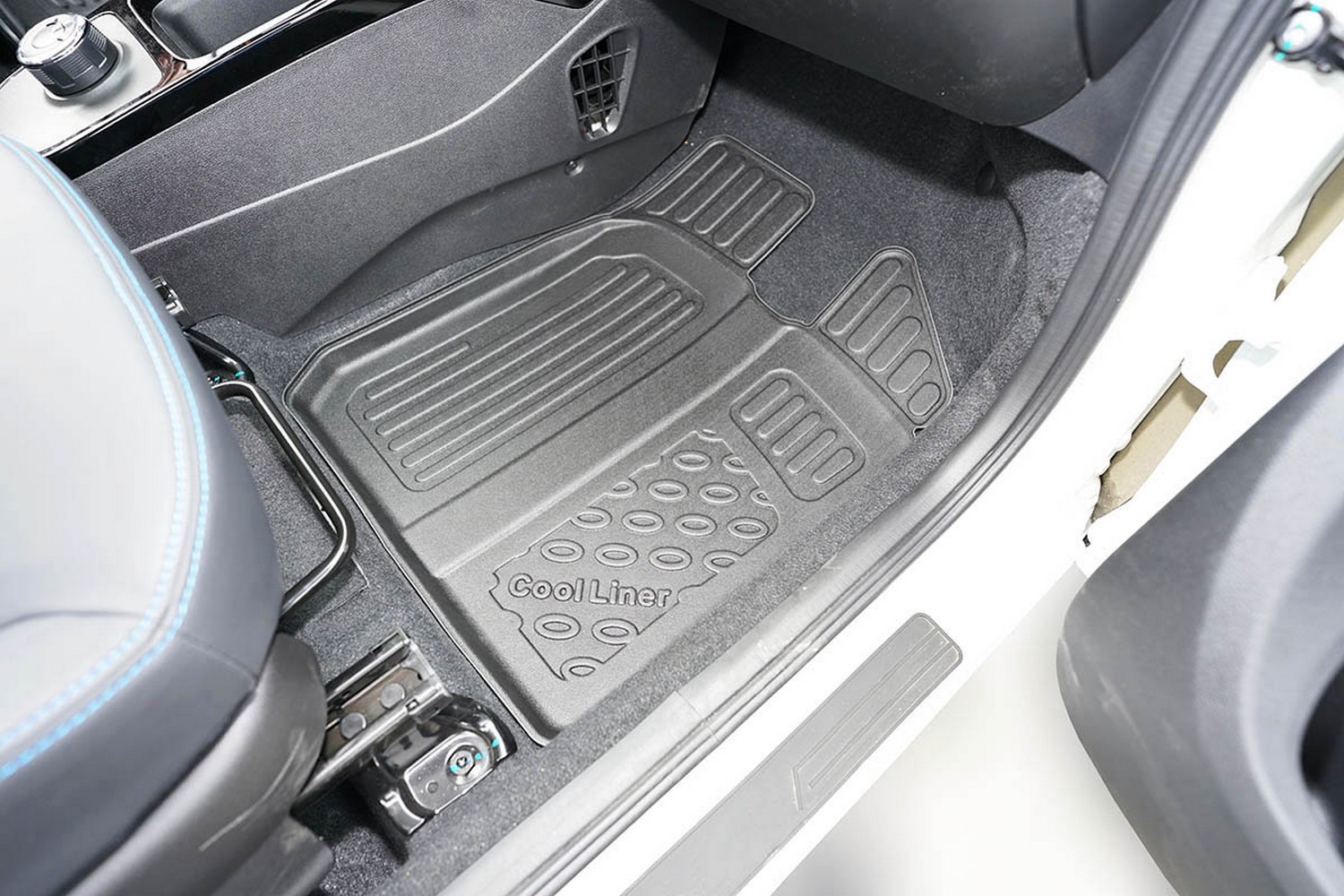 Car mats suitable for Dacia Spring (BBG) 2021-2024 Cool Liner PE/TPE rubber (DAC1SPFM-C) (3) Car mats suitable for Dacia Spring (BBG) 2021-2024 Cool Liner PE/TPE rubber (DAC1SPFM-C) (3)