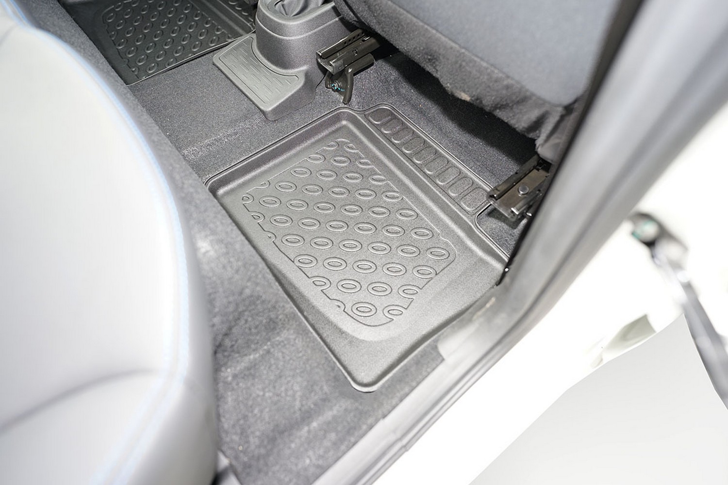 Car mats suitable for Dacia Spring (BBG) 2021-2024 Cool Liner PE/TPE rubber (DAC1SPFM-C) (5) Car mats suitable for Dacia Spring (BBG) 2021-2024 Cool Liner PE/TPE rubber (DAC1SPFM-C) (5)