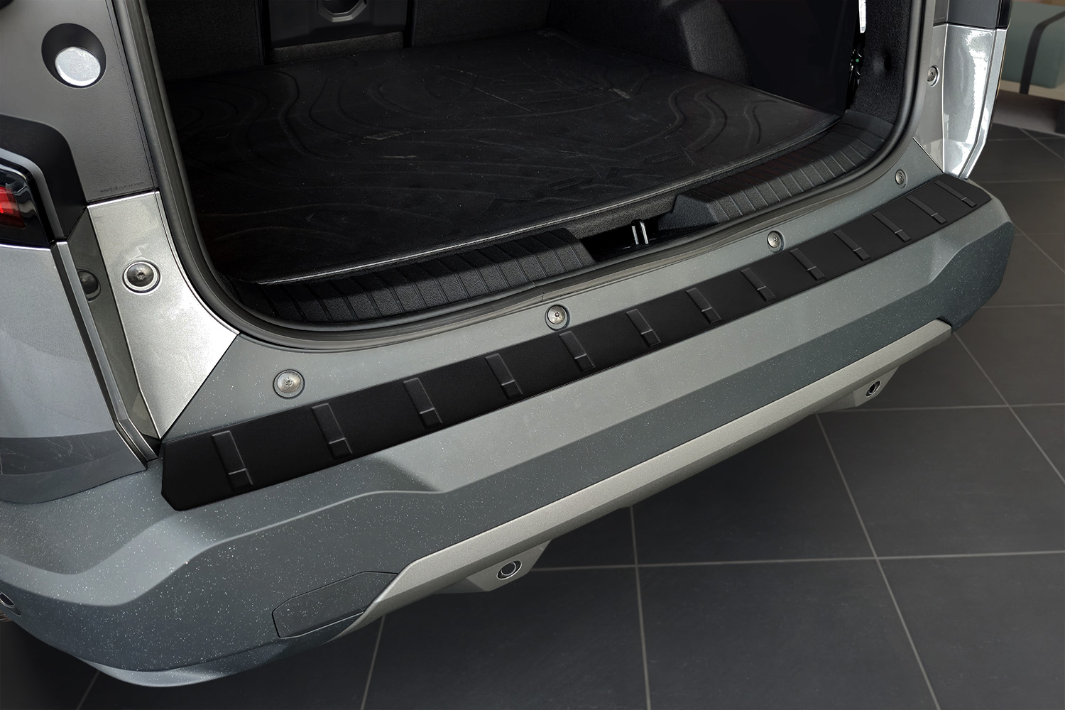 Rear bumper protector suitable for Dacia Bigster 2025-present stainless steel matt black