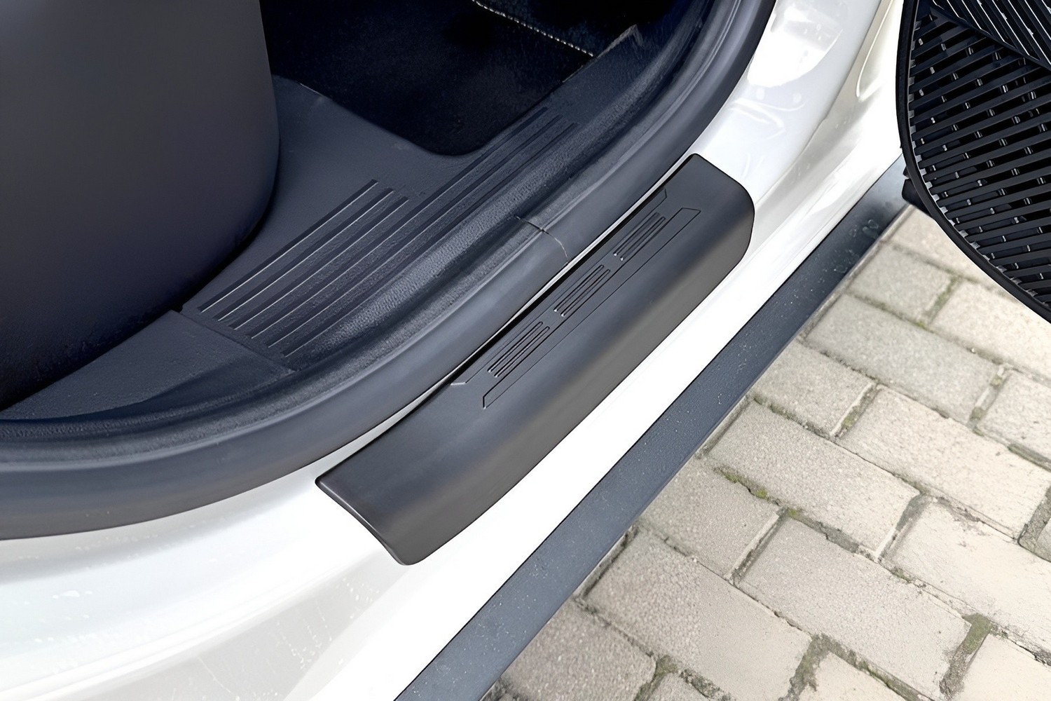 Door sill plates suitable for Dacia Bigster 2025-present PU 4 pieces (2)