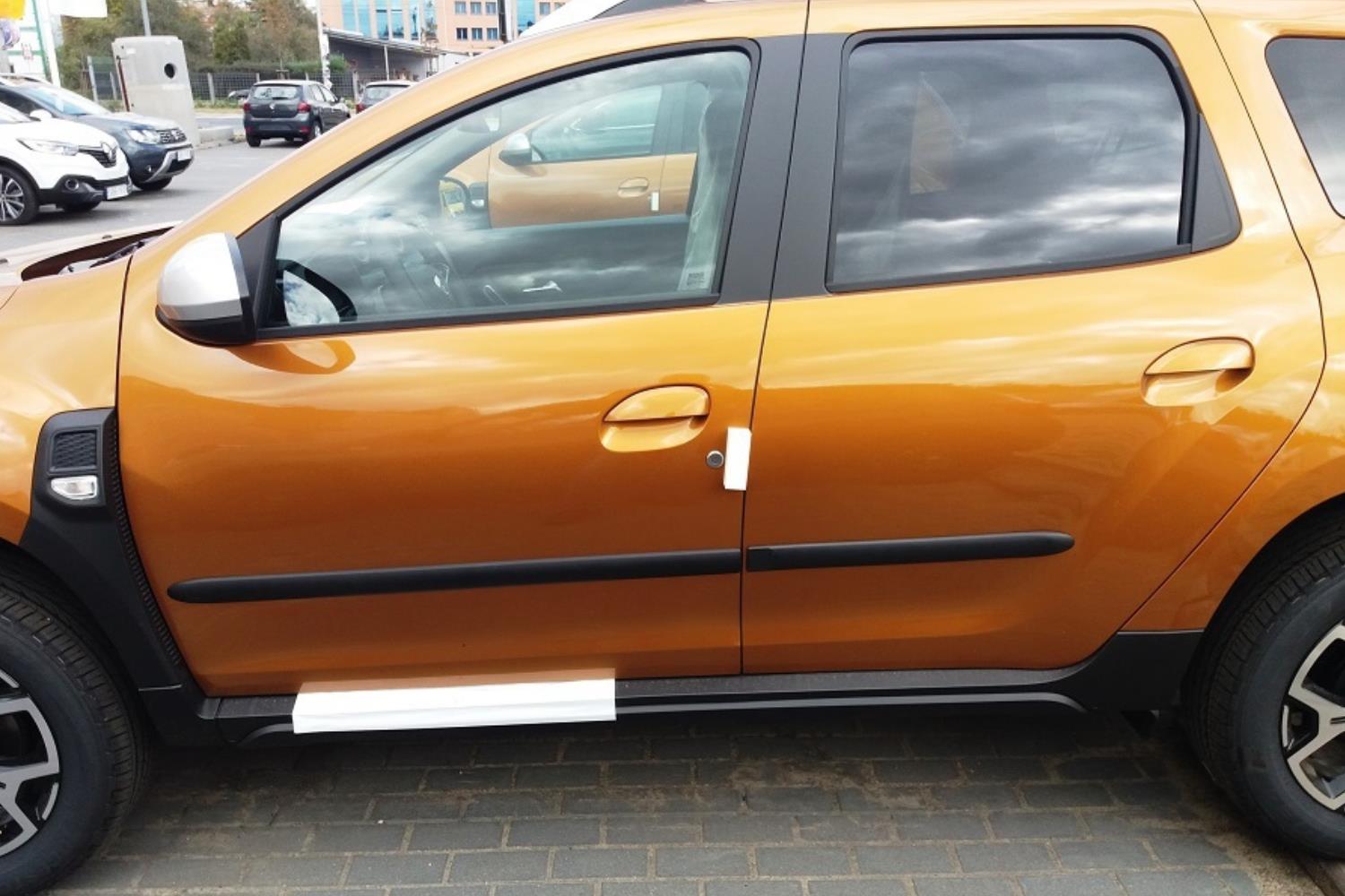 Stootstrips Dacia Duster II 2018-2024 set zijportieren