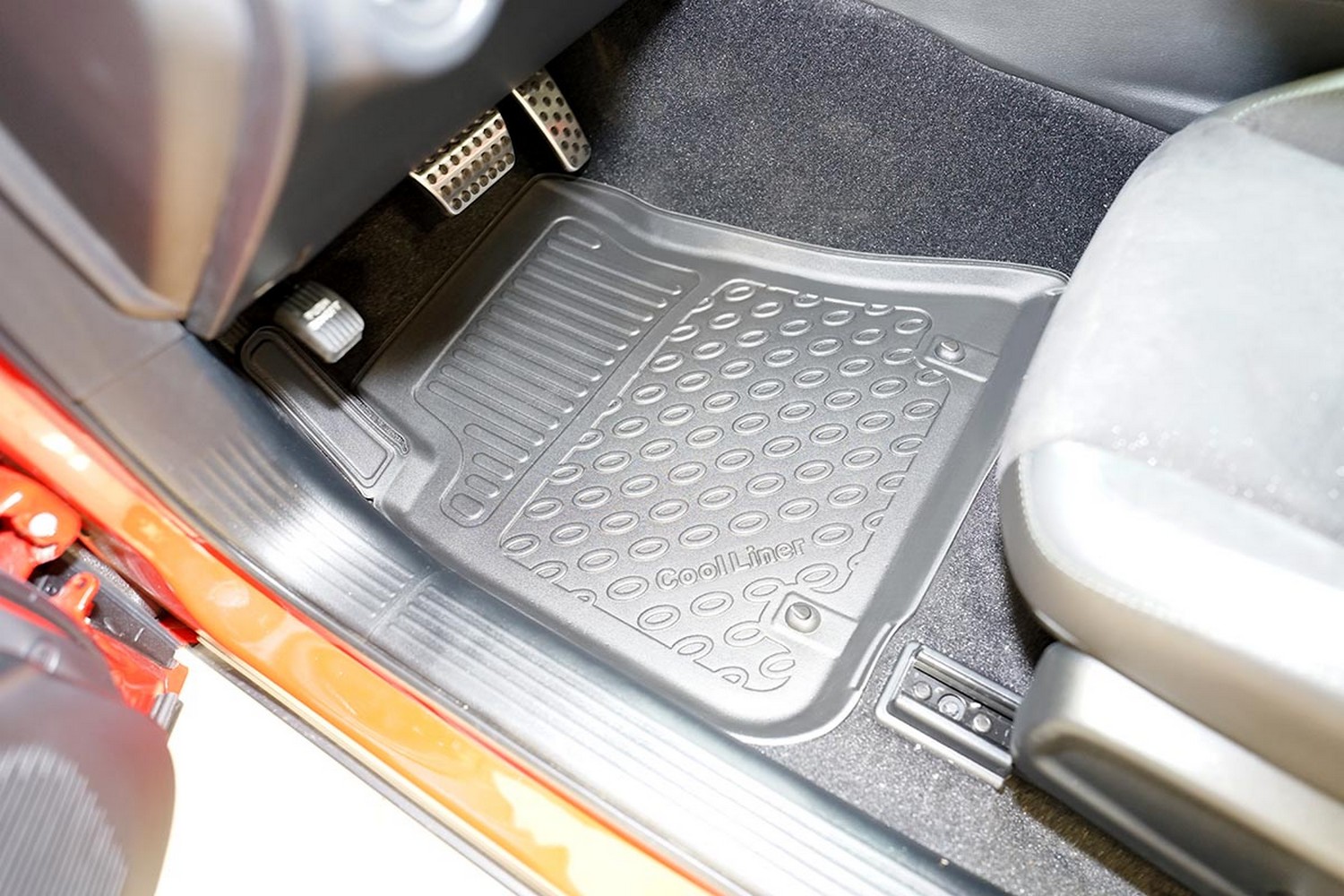 Car mats suitable for Dodge Challenger III 2008-present 3-door hatchback Cool Liner PE/TPE rubber (DOD2CHFM-C) (2) Car mats suitable for Dodge Challenger III 2008-present 3-door hatchback Cool Liner PE/TPE rubber (DOD2CHFM-C) (2)