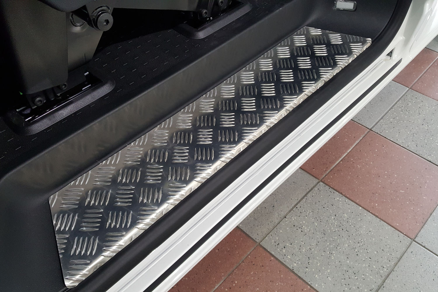 Binnendorpel instaplijsten geschikt voor Opel Vivaro B 2014-2019 aluminium traanplaat - schuifdeur