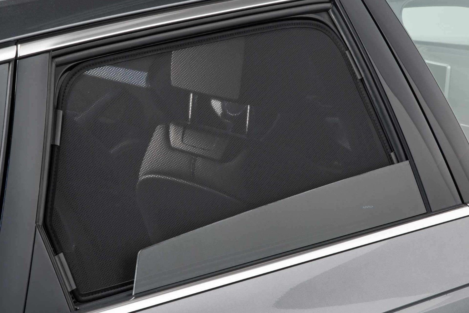 images/stories/virtuemart/product/example-sunclip-car-sun-shades-2.jpg images/stories/virtuemart/product/example-sunclip-car-sun-shades-2.jpg