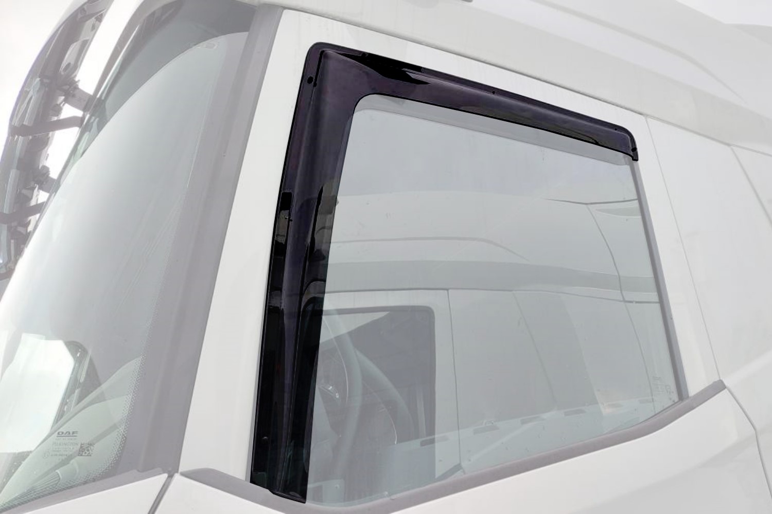 Déflecteurs fenêtre convient à Mercedes-Benz Actros (BM 963) 2011-2018 portes avant ClimAir - foncé transparent