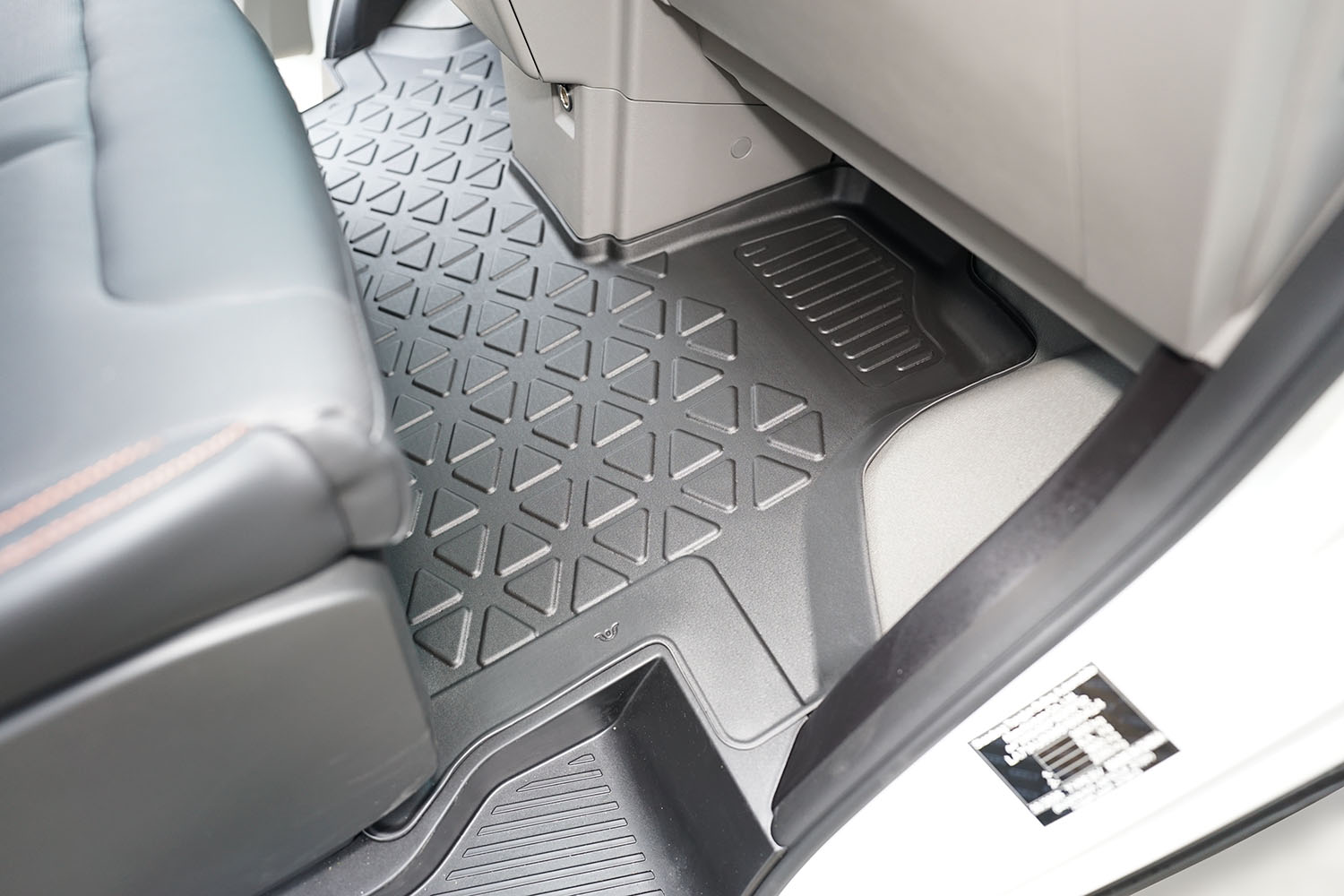 Car mats suitable for Farizon SV 2024-present Guardliner PE/TPE rubber (FAR1SVFM-G) (3)