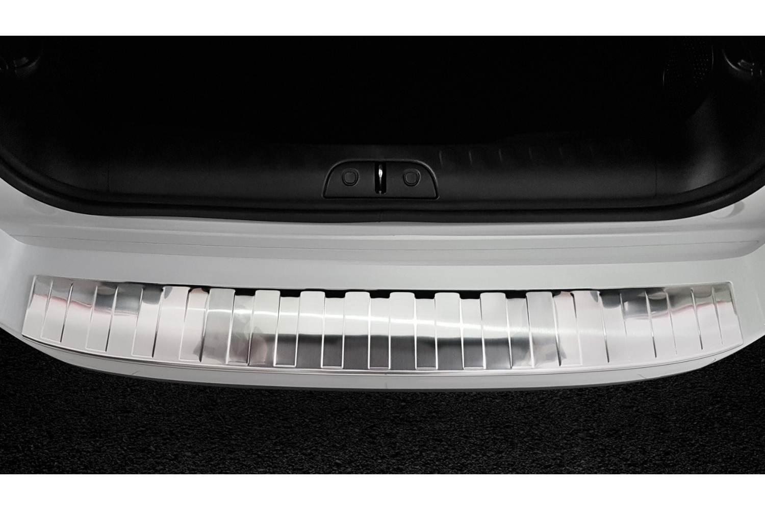 Protection de seuil de coffre convient à Fiat 500L 2018-2022 acier inox brossé