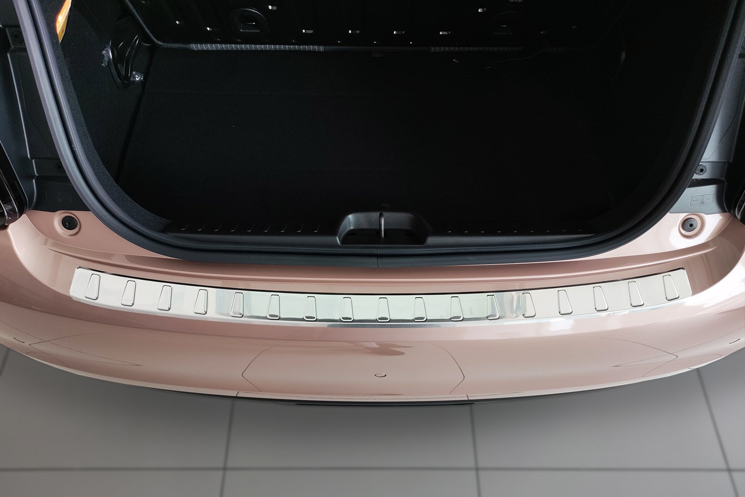Rear bumper protector suitable for Fiat 500e 2020-present 3-door hatchback stainless steel brushed