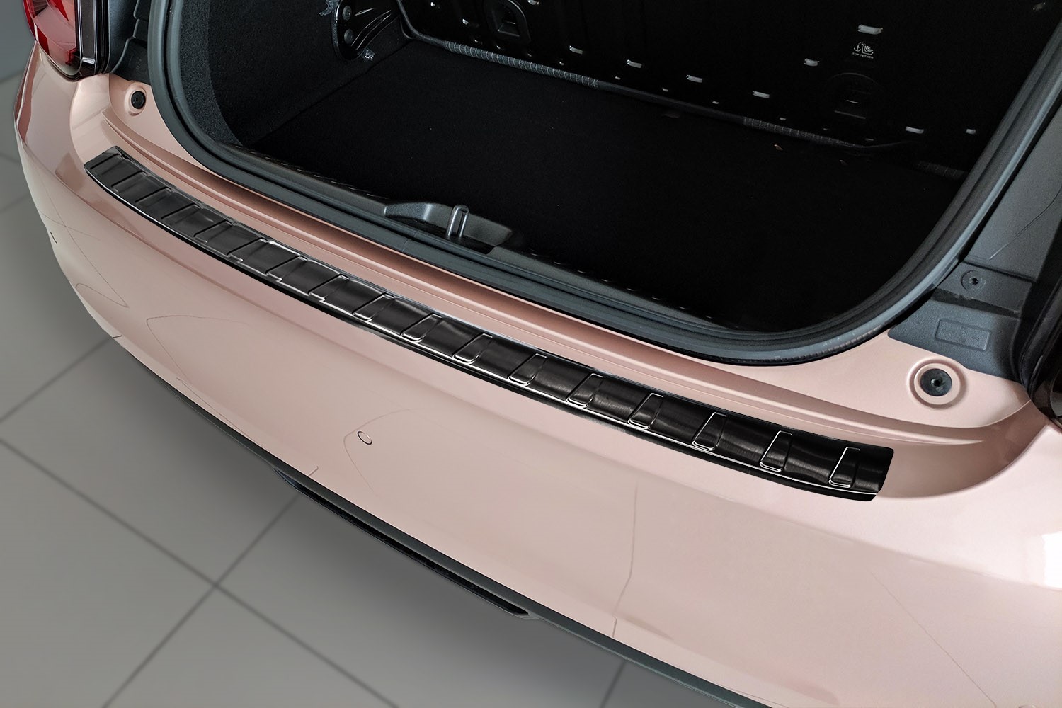Ladekantenschutz Fiat 500e Edelstahl anthrazit | CarParts-Expert