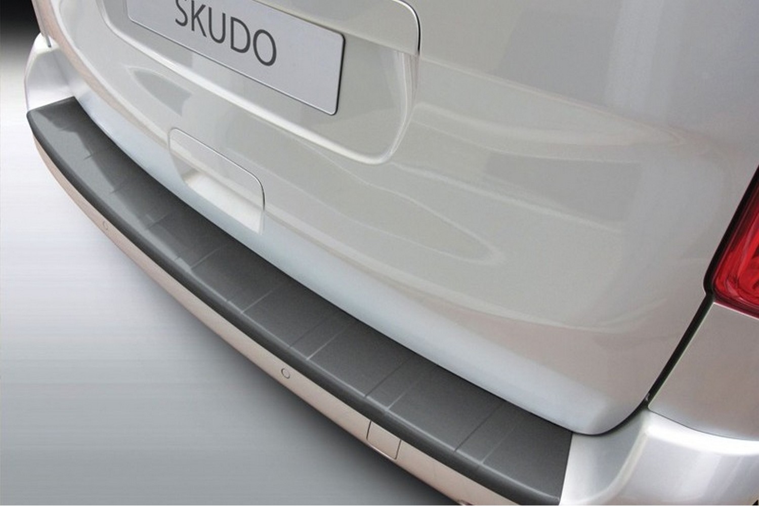 Rear bumper protector suitable for Fiat Scudo III 2021-present ABS - matt black