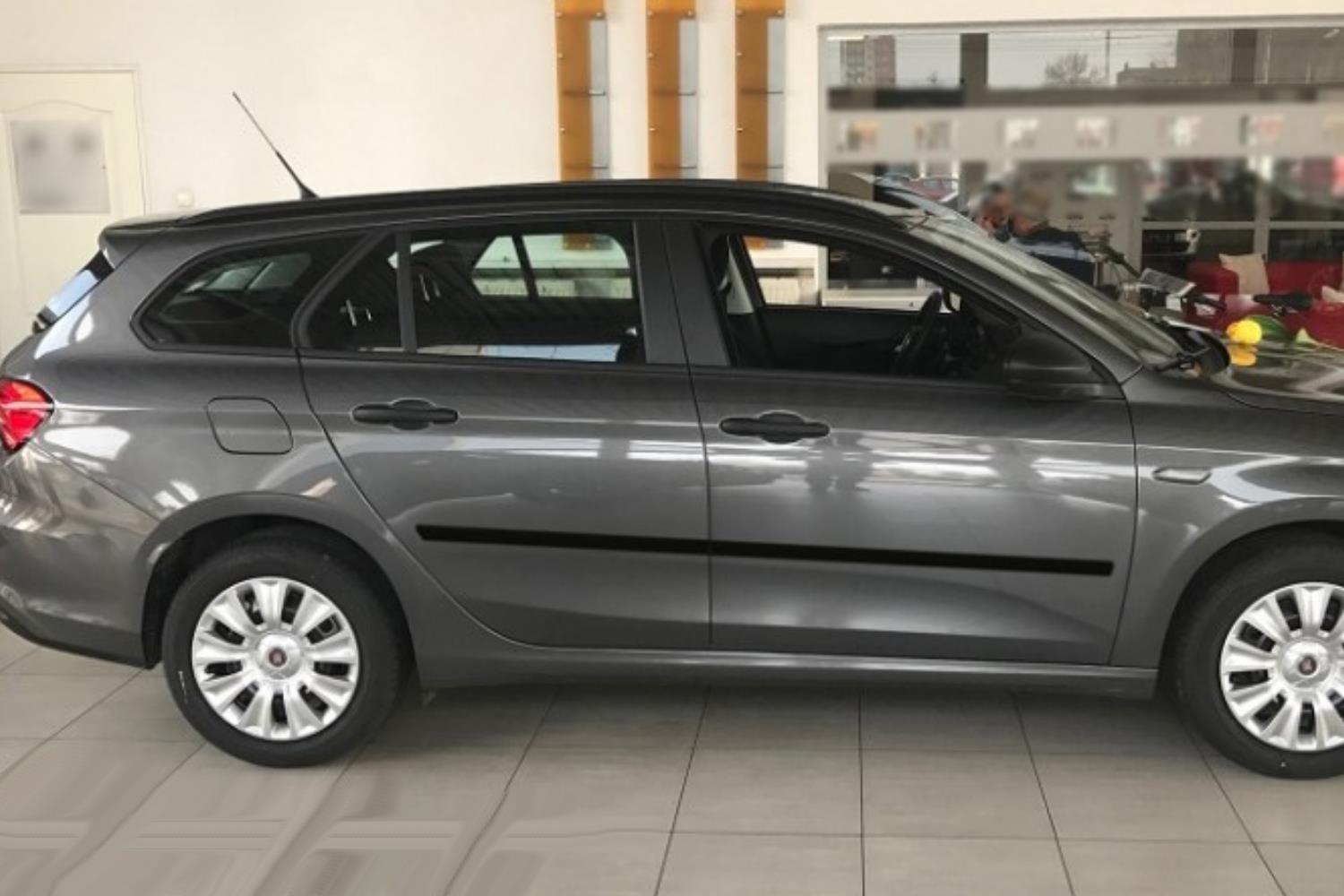 Seitenschutzleisten Fiat Tipo (Type 358) 2016-heute Kombi Set